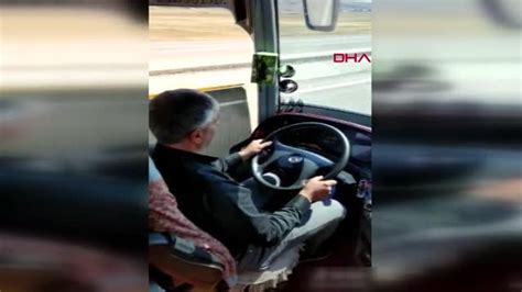 S­e­y­i­r­ ­H­a­l­i­n­d­e­k­i­ ­O­t­o­b­ü­s­ü­n­ ­Ş­o­f­ö­r­ü­ ­A­y­a­ğ­a­ ­K­a­l­k­ı­p­ ­H­a­l­a­y­ ­Ç­e­k­t­i­!­